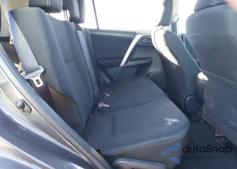 2017 Toyota Rav4 Le z USA, uszkodzony, nr VIN JTMBFREVXHJ713283